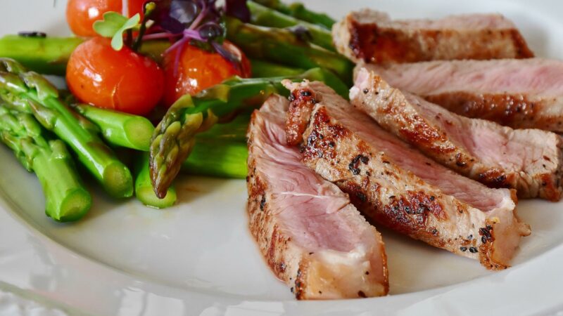 Schweinsbraten mit Spargel